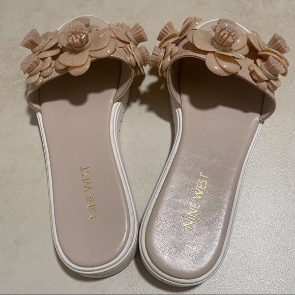 NINE WEST RELLY FLOWER SLIDES SIZE 7 M - Picture 3 of 8